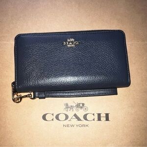 COACH Navy Pebble Leather Wallet Wristlet w Gold Hardware & Wriststrap AUTHENTIC